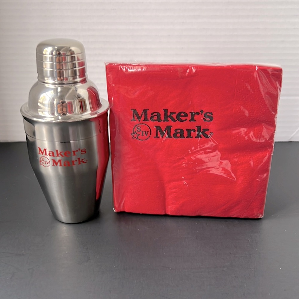 Makers Mark Cocktail Shaker & Casual Napkins (New) #480